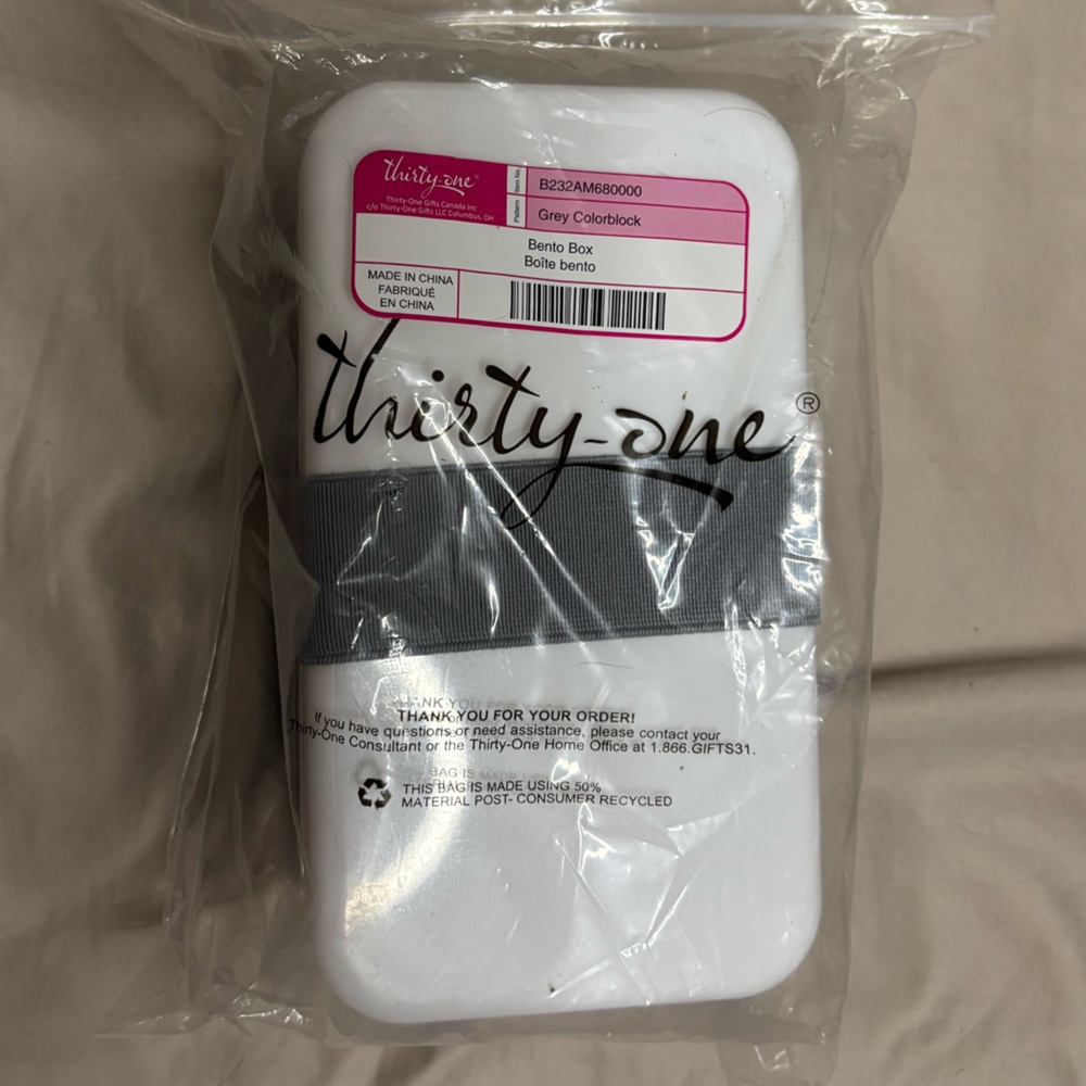 🔮 5/$25 NWT Thirty One Grey Bento Box